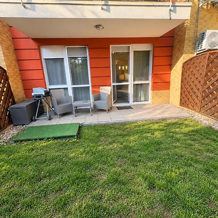 Apartment Peaceful Garden In - Monthly Budapest